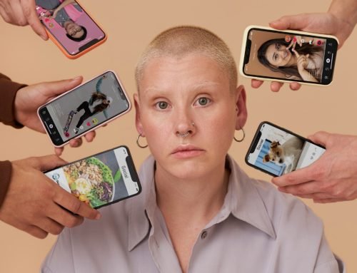 A influência das redes sociais na autoestima e saúde mental Como as mídias sociais moldam a percepção de si mesmo e como usá-las com mais consciência